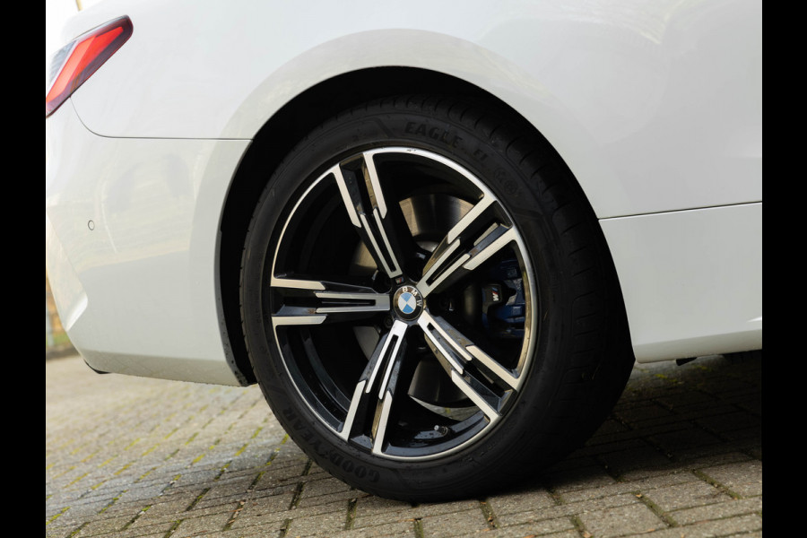 BMW 4 Serie Coupé M440i xDrive - Schuifdak - Parking Ass Plus - Active Cruise Control - Hifi