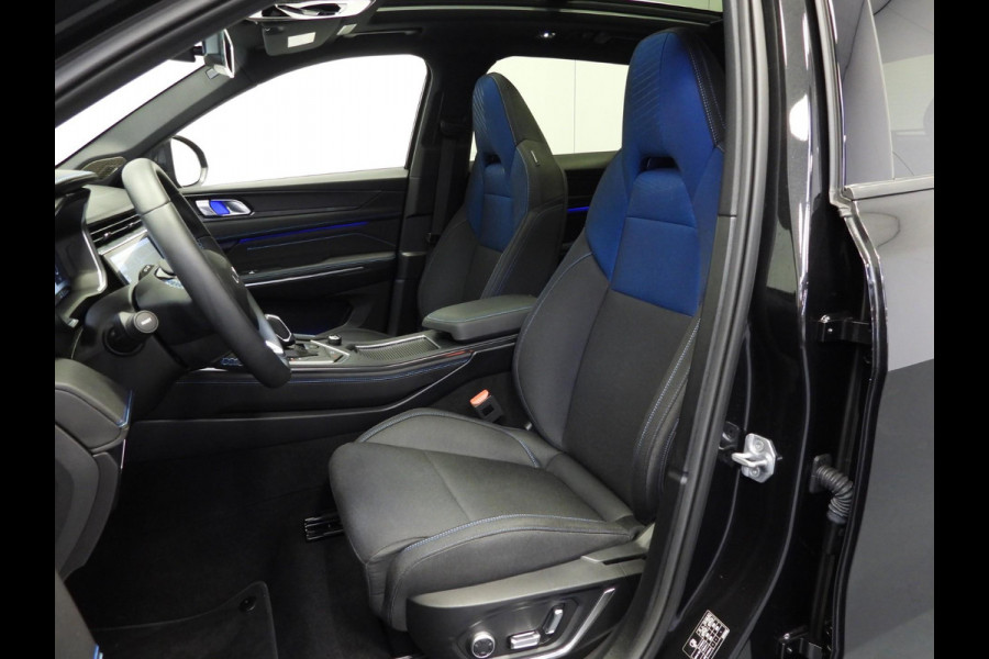 Lynk & Co 01 1.5 PHEV BlackLine ZW.HEMEL/360CAM/SCHUIFDAK/LED/20"LMV!