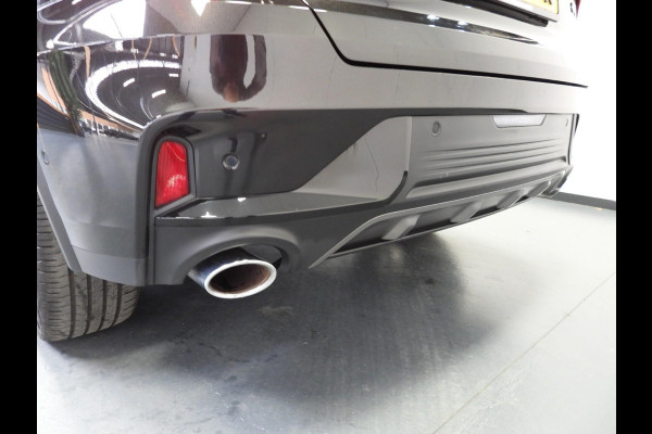 Lynk & Co 01 1.5 PHEV BlackLine ZW.HEMEL/360CAM/SCHUIFDAK/LED/20"LMV!