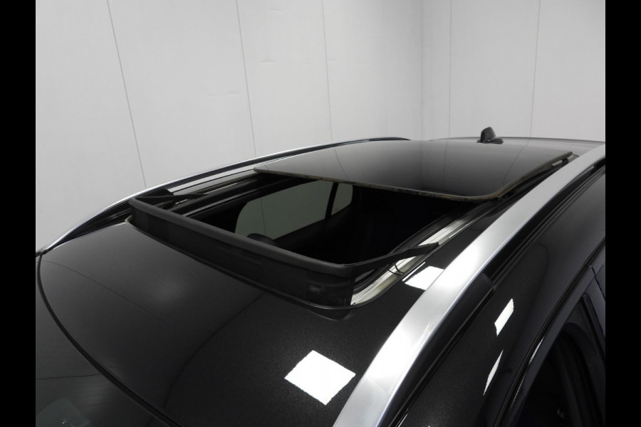 Lynk & Co 01 1.5 PHEV BlackLine ZW.HEMEL/360CAM/SCHUIFDAK/LED/20"LMV!