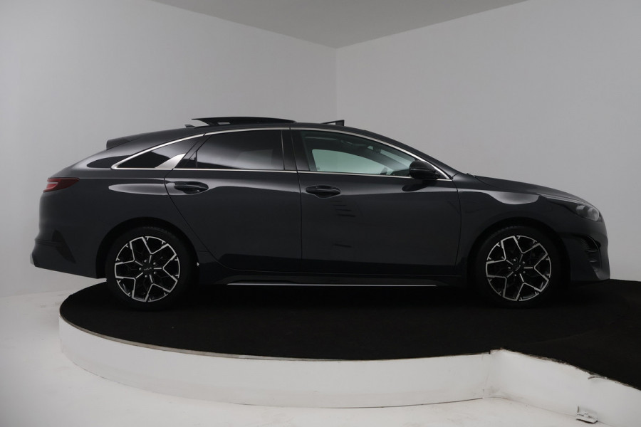 Kia ProCeed 1.5 T-GDi GT-Line (PANORAMADAK, CRUISE ADAPTIEF, STOEL/STUUR VERWARMING, ACHTERUITRIJCAMERA)