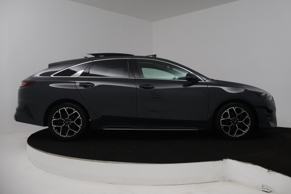 Kia ProCeed 1.5 T-GDi GT-Line (PANORAMADAK, CRUISE ADAPTIEF, STOEL/STUUR VERWARMING, ACHTERUITRIJCAMERA)