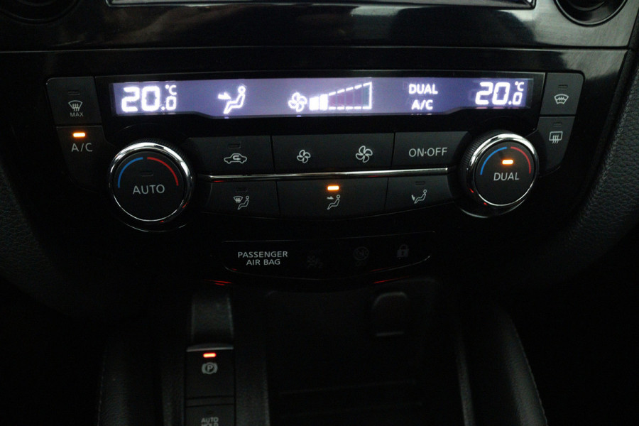 Nissan QASHQAI 1.2 Tekna + (PANORAMADAK, TREKHAAK, CAMERA, STOELVERWARMING, ELEKTR STOELEN, PARKEERSENSOREN)