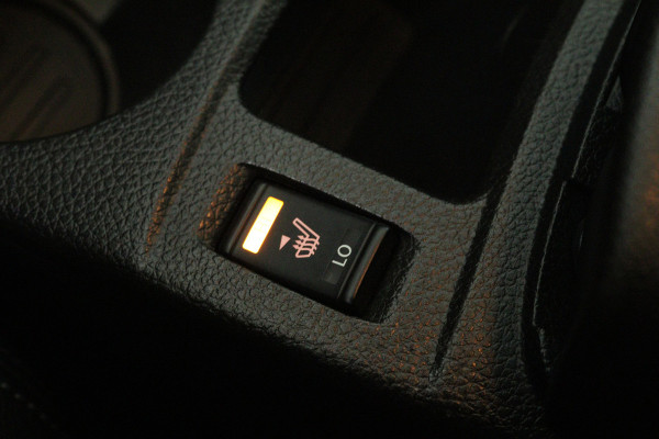 Nissan QASHQAI 1.2 Tekna + (PANORAMADAK, TREKHAAK, CAMERA, STOELVERWARMING, ELEKTR STOELEN, PARKEERSENSOREN)