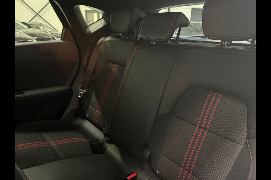 Renault Captur 1.3 TCe 140pk R.S. Line | Trekhaak | Camera | Virtual Cockpit | Sportstoelen | CarPlay