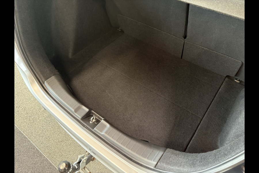 Honda Jazz 1.3 i-VTEC Comfort Automaat NAVI/CRUISE/AIRCO/DAB/PDC/TREKHAAK/STOELVERWARMING