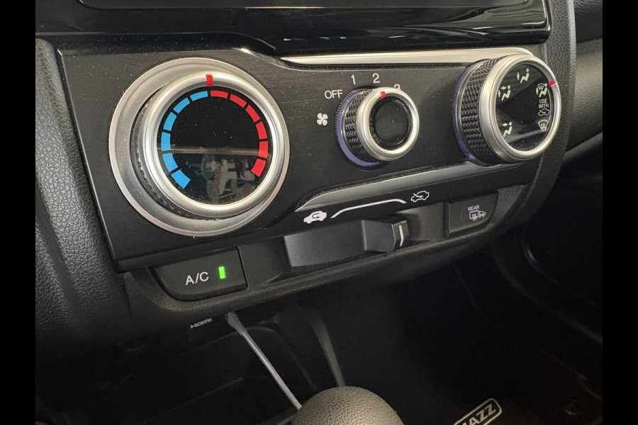 Honda Jazz 1.3 i-VTEC Comfort Automaat NAVI/CRUISE/AIRCO/DAB/PDC/TREKHAAK/STOELVERWARMING