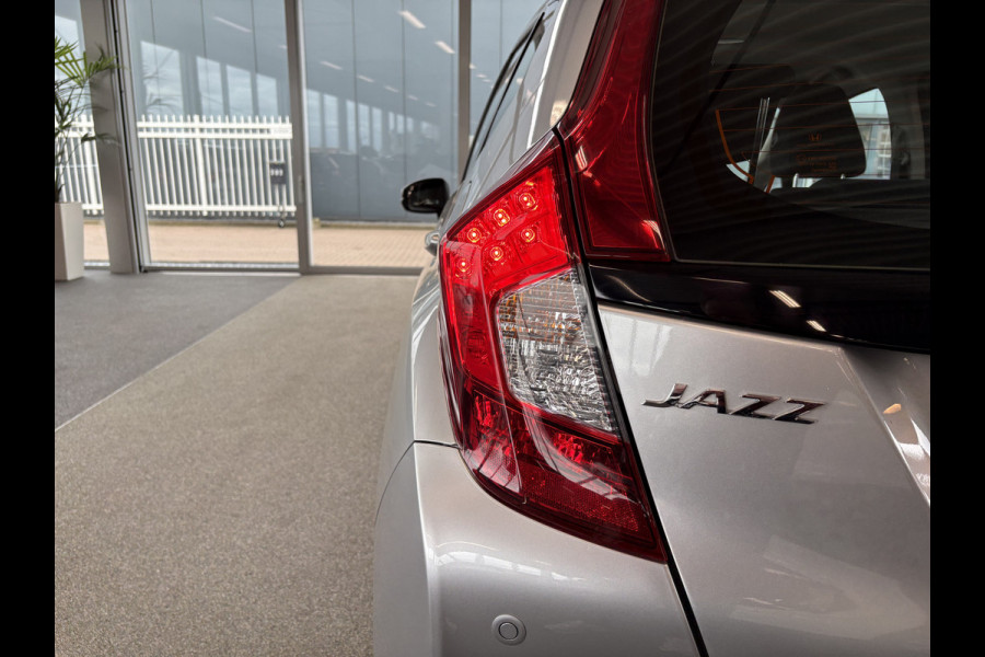 Honda Jazz 1.3 i-VTEC Comfort Automaat NAVI/CRUISE/AIRCO/DAB/PDC/TREKHAAK/STOELVERWARMING
