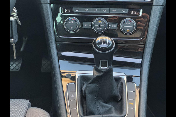 Volkswagen Golf 1.5 TSI Highline NL-AUTO | DEALER ONDERHOUDEN | PANODAK | TREKHAAK