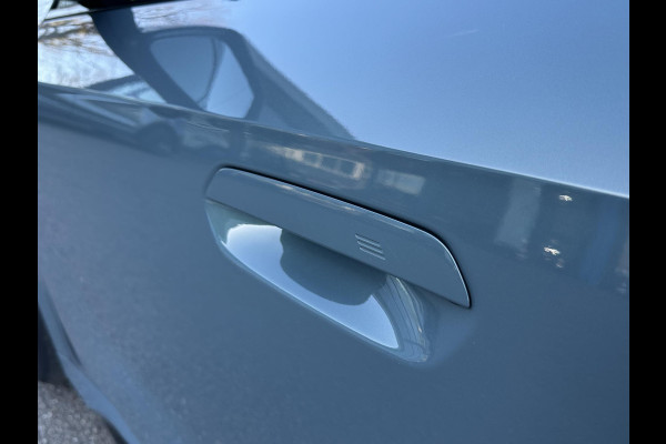 BMW iX1 xDrive30 67 kWh M-SPORT| COMPLEET | SOH 99% | ELEK. ACHTERKLEP |STOELVERWARMING| ACHTERUITRIJCAMERA| COMFORT ACCESS| APPLE CARPLAY/ ANDROID AUTO|