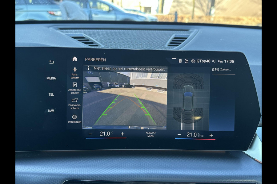 BMW iX1 xDrive30 67 kWh M-SPORT| COMPLEET | SOH 99% | ELEK. ACHTERKLEP |STOELVERWARMING| ACHTERUITRIJCAMERA| COMFORT ACCESS| APPLE CARPLAY/ ANDROID AUTO|