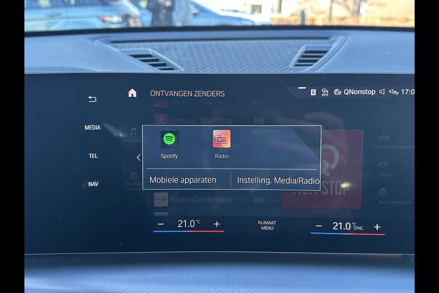 BMW iX1 xDrive30 67 kWh M-SPORT| COMPLEET | SOH 99% | ELEK. ACHTERKLEP |STOELVERWARMING| ACHTERUITRIJCAMERA| COMFORT ACCESS| APPLE CARPLAY/ ANDROID AUTO|