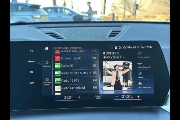 BMW iX1 xDrive30 67 kWh M-SPORT| COMPLEET | SOH 99% | ELEK. ACHTERKLEP |STOELVERWARMING| ACHTERUITRIJCAMERA| COMFORT ACCESS| APPLE CARPLAY/ ANDROID AUTO|