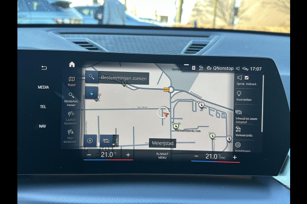 BMW iX1 xDrive30 67 kWh M-SPORT| COMPLEET | SOH 99% | ELEK. ACHTERKLEP |STOELVERWARMING| ACHTERUITRIJCAMERA| COMFORT ACCESS| APPLE CARPLAY/ ANDROID AUTO|