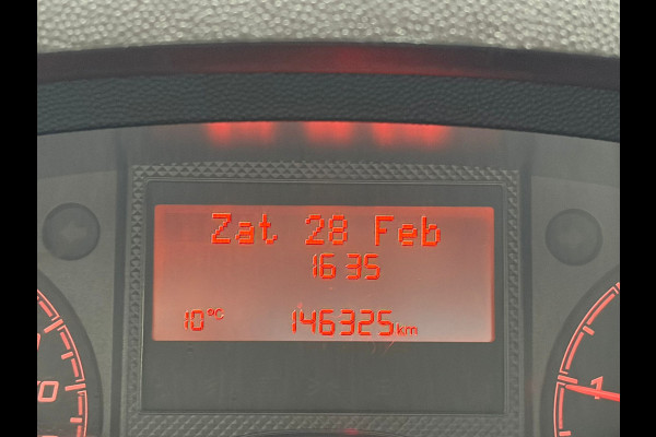 Citroën Jumper 35 2.2HDi 165PK L3H2 Euro 6 3-Persoons Trekhaak Camera Ecc Pdc Wandbetimmering Houtenvloer Achterdeuren Schuifdeur 3.000KG Trekgewicht