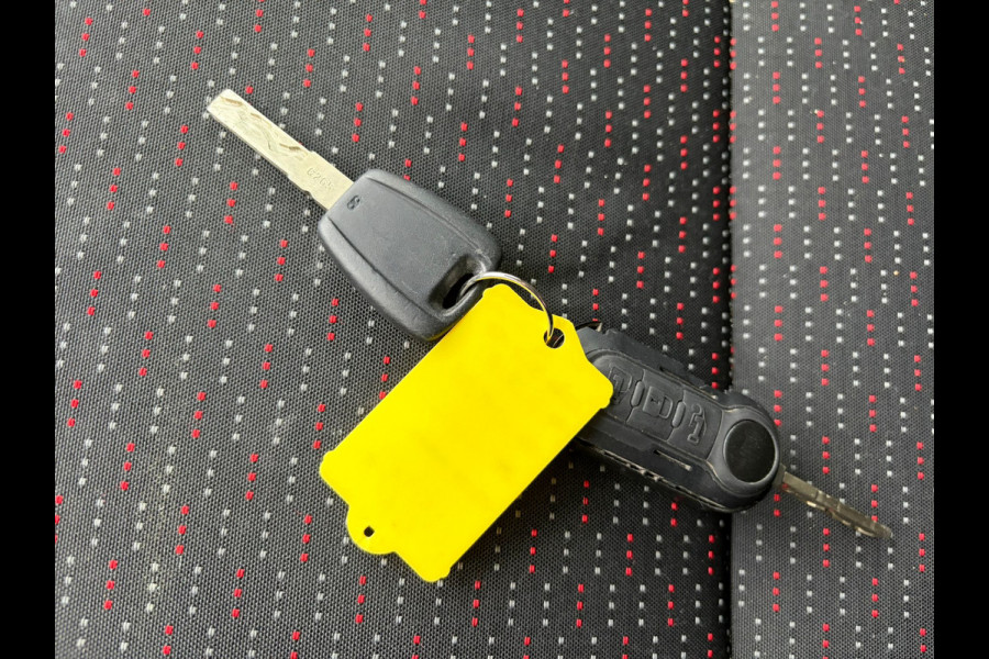 Citroën Jumper 35 2.2HDi 165PK L3H2 Euro 6 3-Persoons Trekhaak Camera Ecc Pdc Wandbetimmering Houtenvloer Achterdeuren Schuifdeur 3.000KG Trekgewicht