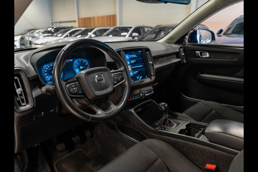 Volvo XC40 1.5 T3 163PK Momentum, Navi, Cruise, Cam, PDC, Clima, Voll Led, Bluetooth/Tel, Private Glas, Volledig Onderhouden