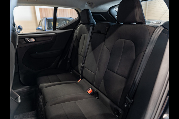 Volvo XC40 1.5 T3 163PK Momentum, Navi, Cruise, Cam, PDC, Clima, Voll Led, Bluetooth/Tel, Private Glas, Volledig Onderhouden
