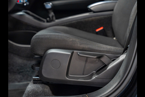 Volvo XC40 1.5 T3 163PK Momentum, Navi, Cruise, Cam, PDC, Clima, Voll Led, Bluetooth/Tel, Private Glas, Volledig Onderhouden