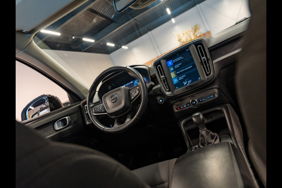 Volvo XC40 1.5 T3 163PK Momentum, Navi, Cruise, Cam, PDC, Clima, Voll Led, Bluetooth/Tel, Private Glas, Volledig Onderhouden