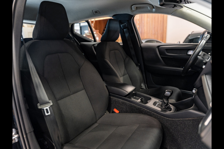 Volvo XC40 1.5 T3 163PK Momentum, Navi, Cruise, Cam, PDC, Clima, Voll Led, Bluetooth/Tel, Private Glas, Volledig Onderhouden