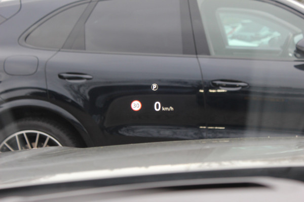 Land Rover Range Rover Velar 2.0 I4 Turbo AWD R-Dynamic HSE / Trekhaak / Panoramadak / 360Camera / Head-up / Laser LED / 21'' / Meridian High End / Stoelmassage+Verwarming / Stuurverwarming / DAB / ACC