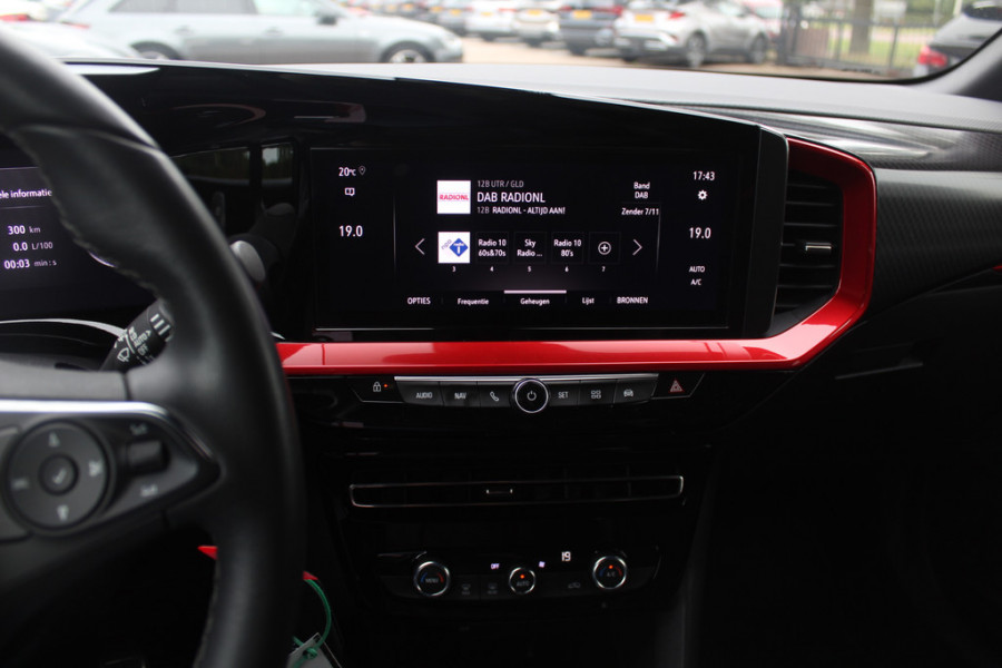 Opel Mokka Electric Ultimate 50 kWh / SOH 94,2% / Trekhaak / Camera / CarPlay / Keyless / LED Koplampen / 17'' / Navigatie / DAB / Dodehoek / Cruise Control Adaptief / Warmtepomp