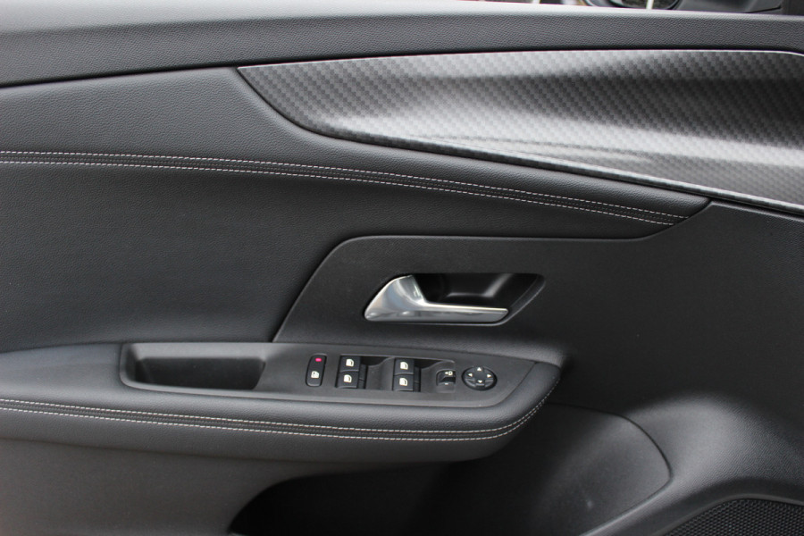 Opel Mokka Electric Ultimate 50 kWh / SOH 94,2% / Trekhaak / Camera / CarPlay / Keyless / LED Koplampen / 17'' / Navigatie / DAB / Dodehoek / Cruise Control Adaptief / Warmtepomp