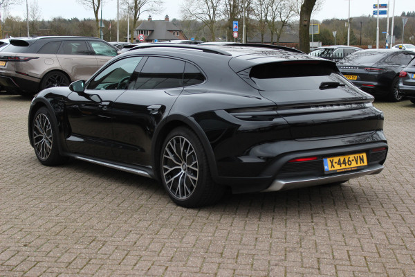 Porsche Taycan Cross Turismo 4 93 kWh / Panoramadak / Camera / Passenger Display / Nachtzicht / 20'' / Bose / Stuur+Stoelverwarming / DAB / Cruise Control