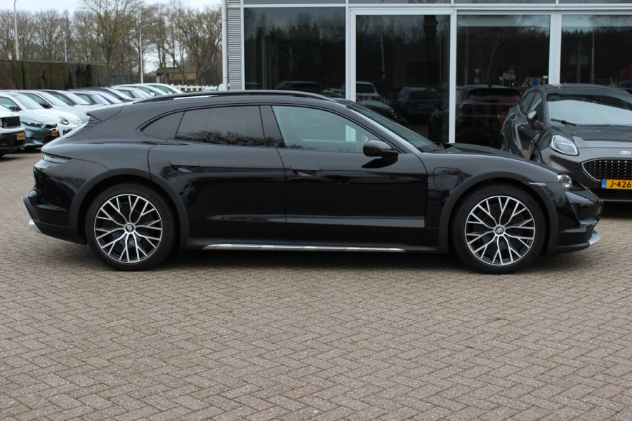 Porsche Taycan Cross Turismo 4 93 kWh / Panoramadak / Camera / Passenger Display / Nachtzicht / 20'' / Bose / Stuur+Stoelverwarming / DAB / Cruise Control