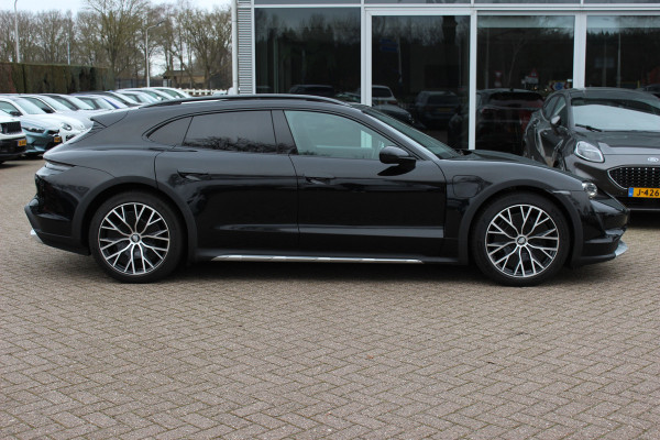 Porsche Taycan Cross Turismo 4 93 kWh / Panoramadak / Camera / Passenger Display / Nachtzicht / 20'' / Bose / Stuur+Stoelverwarming / DAB / Cruise Control
