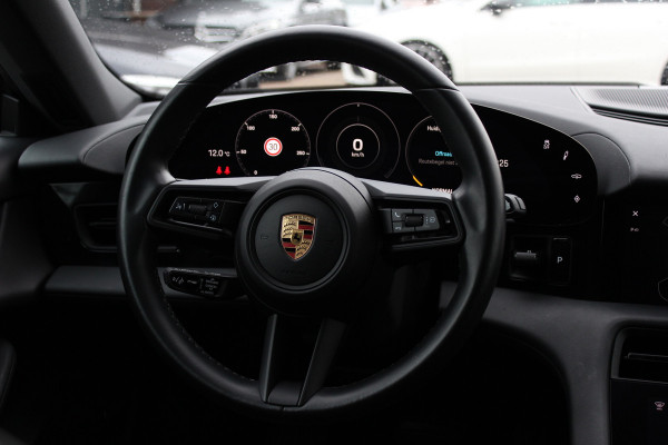 Porsche Taycan Cross Turismo 4 93 kWh / Panoramadak / Camera / Passenger Display / Nachtzicht / 20'' / Bose / Stuur+Stoelverwarming / DAB / Cruise Control