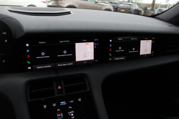 Porsche Taycan Cross Turismo 4 93 kWh / Panoramadak / Camera / Passenger Display / Nachtzicht / 20'' / Bose / Stuur+Stoelverwarming / DAB / Cruise Control