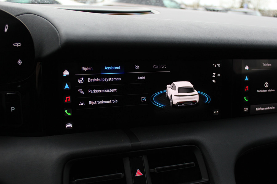 Porsche Taycan Cross Turismo 4 93 kWh / Panoramadak / Camera / Passenger Display / Nachtzicht / 20'' / Bose / Stuur+Stoelverwarming / DAB / Cruise Control