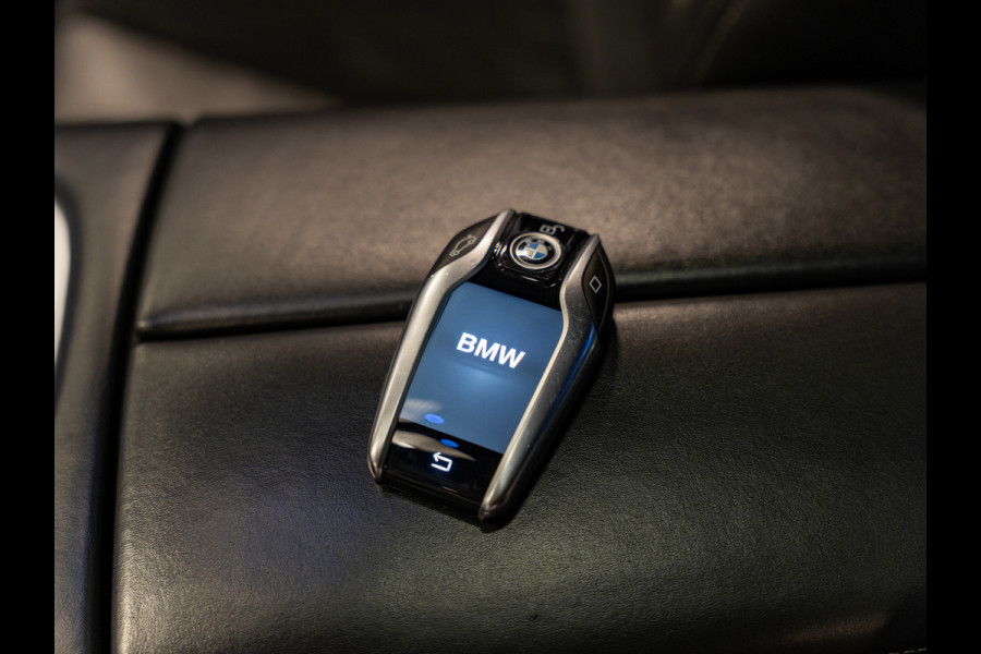 BMW 7 Serie 745e 394PK High Executive M-Sport, Pano, Laser Light, 360 Cam, Soft Close, Hud, Ambiënte, Digi Dash, Voll Onderhoud