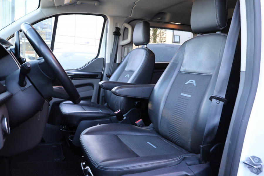 Ford Transit Custom 320 2.0 TDCI 170 PK L2H1 Active DC | Dubbel Cabine | ACC | BLIS | Elek stoelen | CarPlay | Camera | Navigatie | Stoelverwarming | L+R Schuifdeur | Glaslook panelen | Trekhaak | 5-Zitter | Nieuwe APK | NAP Logisch