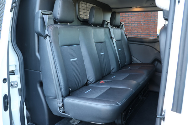 Ford Transit Custom 320 2.0 TDCI 170 PK L2H1 Active DC | Dubbel Cabine | ACC | BLIS | Elek stoelen | CarPlay | Camera | Navigatie | Stoelverwarming | L+R Schuifdeur | Glaslook panelen | Trekhaak | 5-Zitter | Nieuwe APK | NAP Logisch