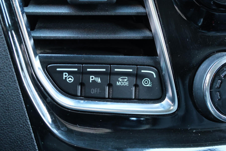 Ford Transit Custom 320 2.0 TDCI 170 PK L2H1 Active DC | Dubbel Cabine | ACC | BLIS | Elek stoelen | CarPlay | Camera | Navigatie | Stoelverwarming | L+R Schuifdeur | Glaslook panelen | Trekhaak | 5-Zitter | Nieuwe APK | NAP Logisch