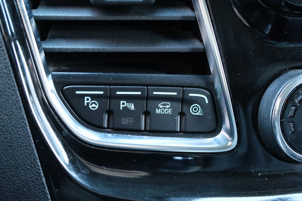 Ford Transit Custom 320 2.0 TDCI 170 PK L2H1 Active DC | Dubbel Cabine | ACC | BLIS | Elek stoelen | CarPlay | Camera | Navigatie | Stoelverwarming | L+R Schuifdeur | Glaslook panelen | Trekhaak | 5-Zitter | Nieuwe APK | NAP Logisch