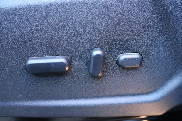 Ford Transit Custom 320 2.0 TDCI 170 PK L2H1 Active DC | Dubbel Cabine | ACC | BLIS | Elek stoelen | CarPlay | Camera | Navigatie | Stoelverwarming | L+R Schuifdeur | Glaslook panelen | Trekhaak | 5-Zitter | Nieuwe APK | NAP Logisch