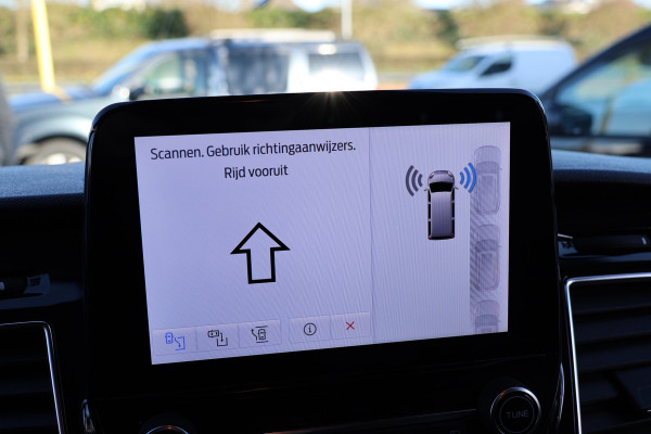 Ford Transit Custom 320 2.0 TDCI 170 PK L2H1 Active DC | Dubbel Cabine | ACC | BLIS | Elek stoelen | CarPlay | Camera | Navigatie | Stoelverwarming | L+R Schuifdeur | Glaslook panelen | Trekhaak | 5-Zitter | Nieuwe APK | NAP Logisch