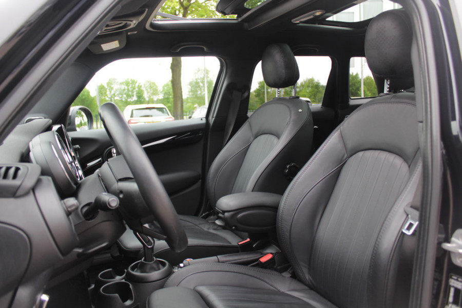 MINI Mini 1.5 Cooper 60 Years Edition / Panoramadak / Head-up / Leder / Harman Kardon / 17'' / Navigatie / DAB / Cruise Control