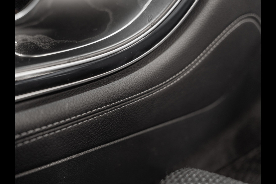 Mercedes-Benz GLC 200 4MATIC, Facelift, Navi, Voll Led, Camera, Cruise, PDC, 18" Velgen, Private Glas, Dealer Onderhouden