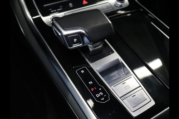 Audi Q7 55 TFSI e quattro Sport [LUCHTVERING, MEMORY SEATS, ADAPTIVE CRUISE CONTROL, APPLE CARPLAY, ANDROID AUTO, ACHTERUITRIJCAMERA, PDC V+A, STOELVERWARMING, NIEUWSTAAT]