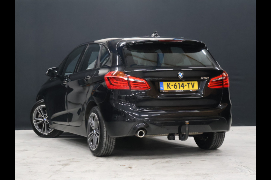 BMW 2 Serie Active Tourer 218i High Executive M Sport [TREKHAAK, HARMAN/KARDON, CRUISE CONTROL, BLUETOOTH TELEFOON, HUD, ACHTERUITRIJCAMERA, PDC V+A, BMW LED, NIEUWSTAAT]