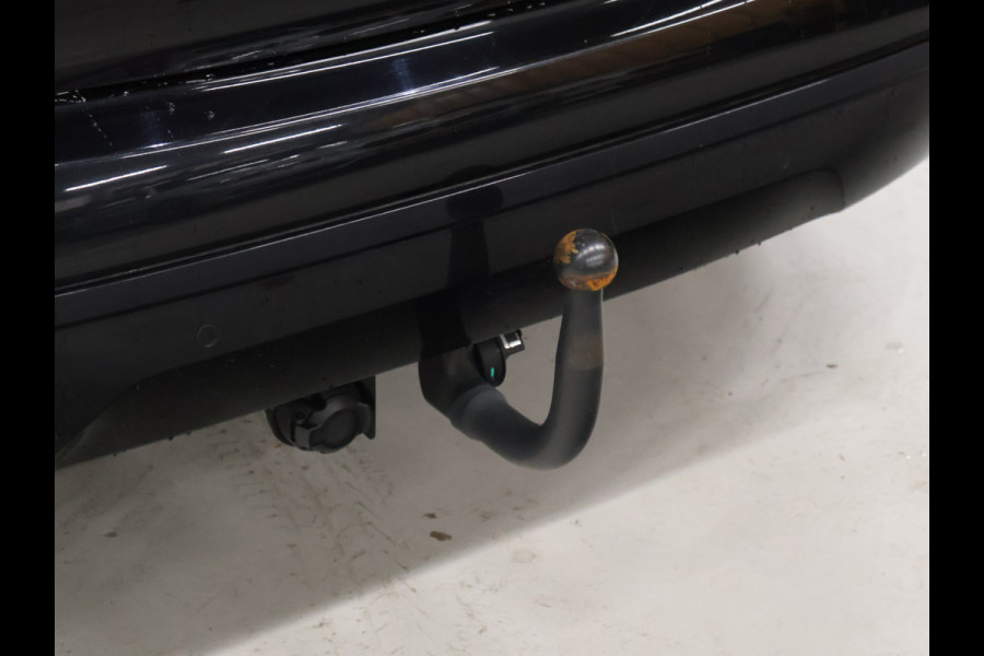 BMW 2 Serie Active Tourer 218i High Executive M Sport [TREKHAAK, HARMAN/KARDON, CRUISE CONTROL, BLUETOOTH TELEFOON, HUD, ACHTERUITRIJCAMERA, PDC V+A, BMW LED, NIEUWSTAAT]