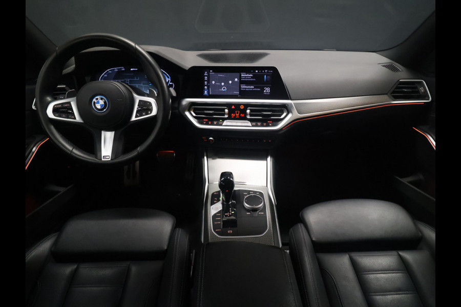 BMW 3 Serie Touring 320e Business Edition Plus M Sport [SCHUIFKANTELDAK, APPLE CARPLAY, ANDROID AUTO, CRUISE CONTROL, ACHTERUITRIJCAMERA, PDC V+A, BMW LASER, NIEUWSTAAT]