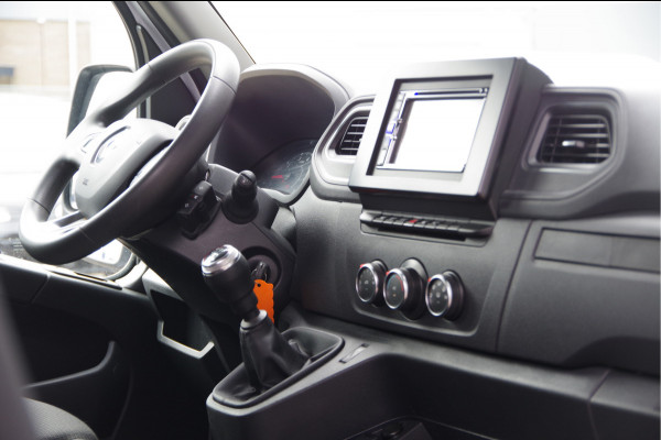 Renault Master T35 2.3 dCi 150PK L2H2 RED, DC-7P, 3.5T TREKHAAK, CAMERA, CRUISE, NAVI, AIRCO, PARKEERSENSOREN, NL AUTO, NAP, DUBBELE CABINE