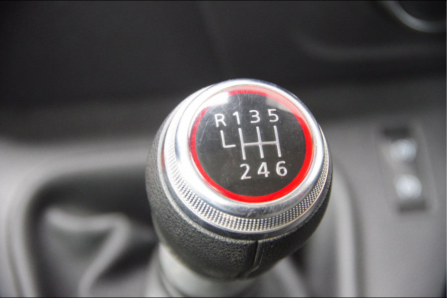 Renault Master T35 2.3 dCi 150PK L2H2 RED, DC-7P, 3.5T TREKHAAK, CAMERA, CRUISE, NAVI, AIRCO, PARKEERSENSOREN, NL AUTO, NAP, DUBBELE CABINE