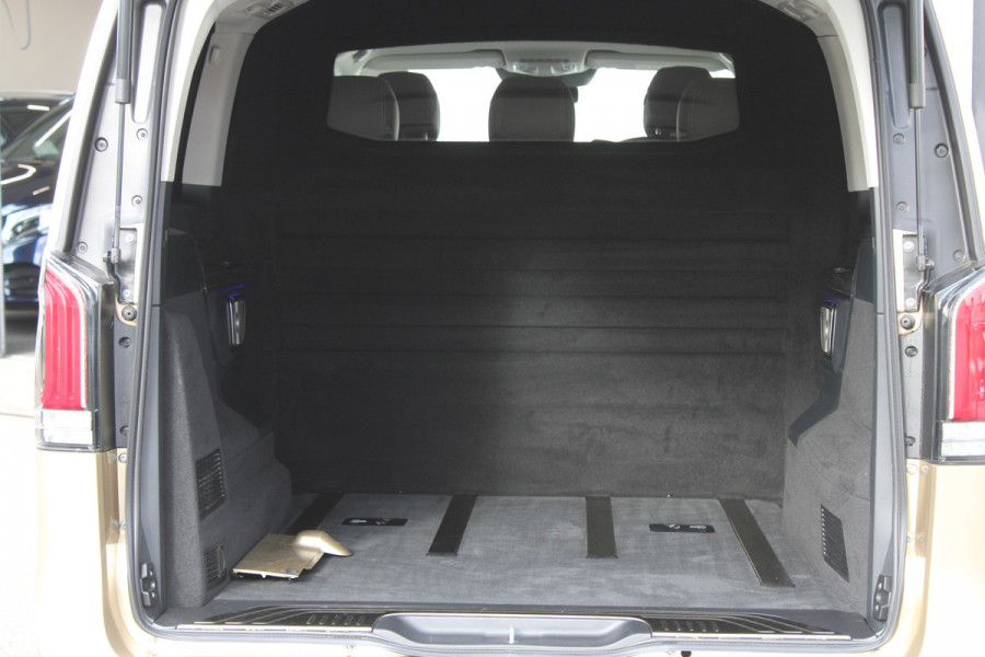 Mercedes-Benz V-Klasse 220d / Lang / DC / New Model / 2x Schuifdeur / Burmester / 360 Camera / NIEUWSTAAT